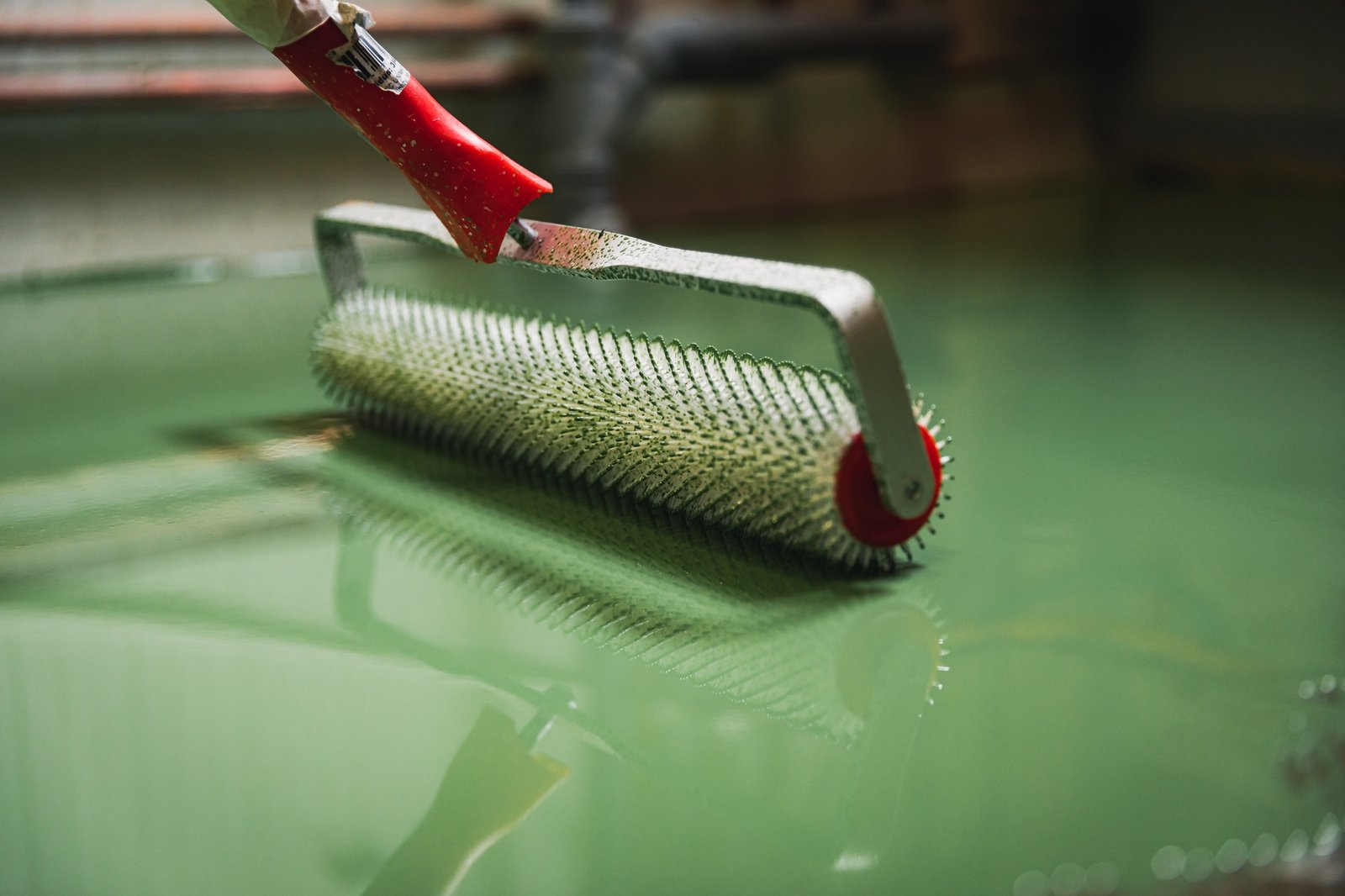 Epoxy flooring tools, preparation and application of epoxy resin